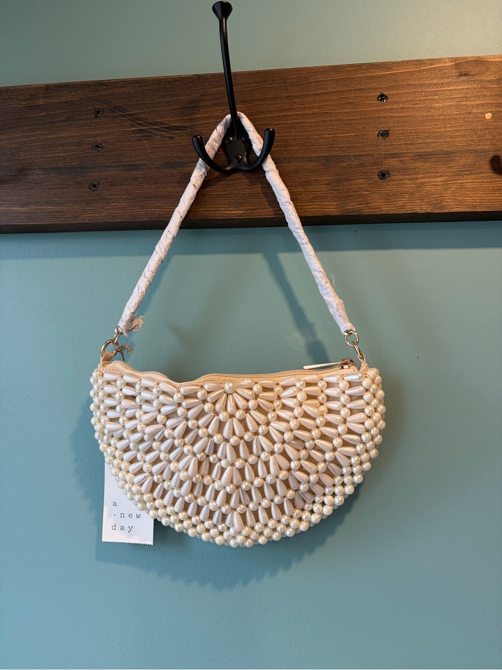 🔥🆕🔥 A New Day Beaded Lemon Crescent Shoulder Bag - Picture 4 of 8